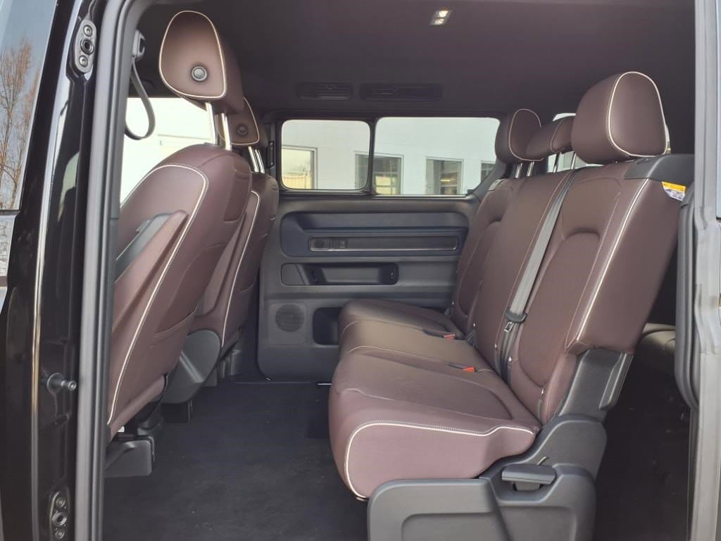 2025 Volkswagen ID. Buzz PRO S - Photo 11