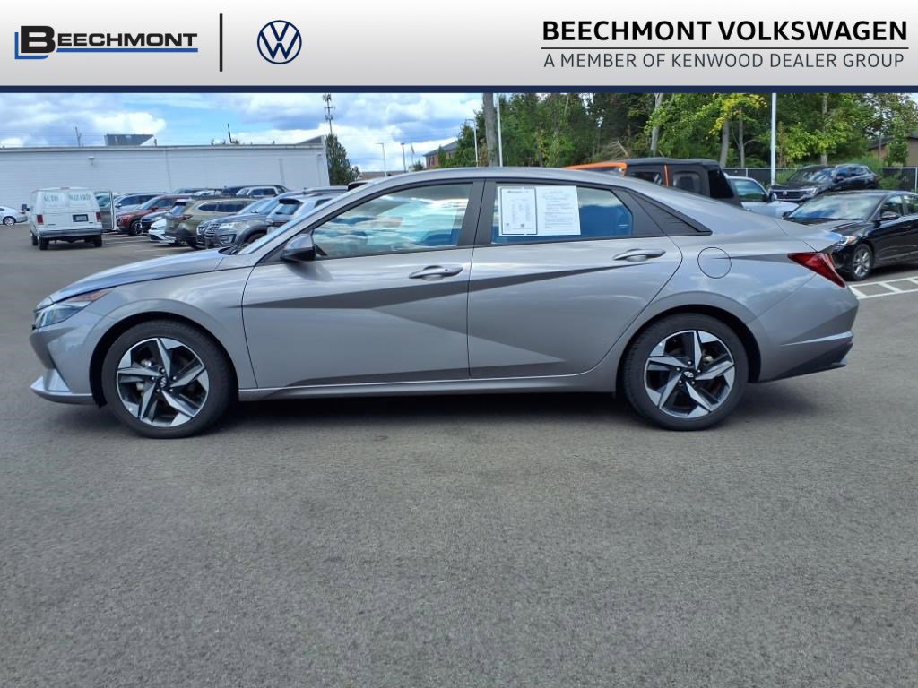 2023 Hyundai Elantra SEL photo 4