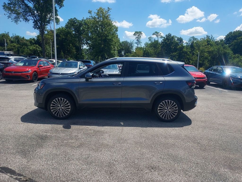Certified 2025 Volkswagen Taos 1.5T SE SUV