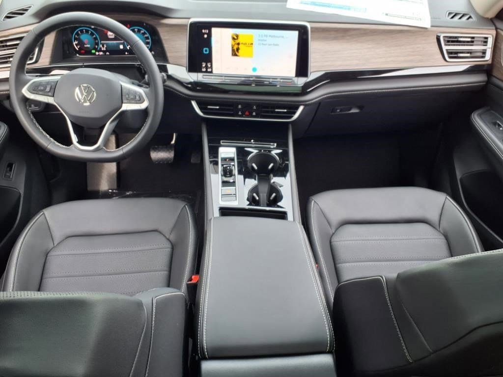 2025 Volkswagen Atlas SEL - Photo 9