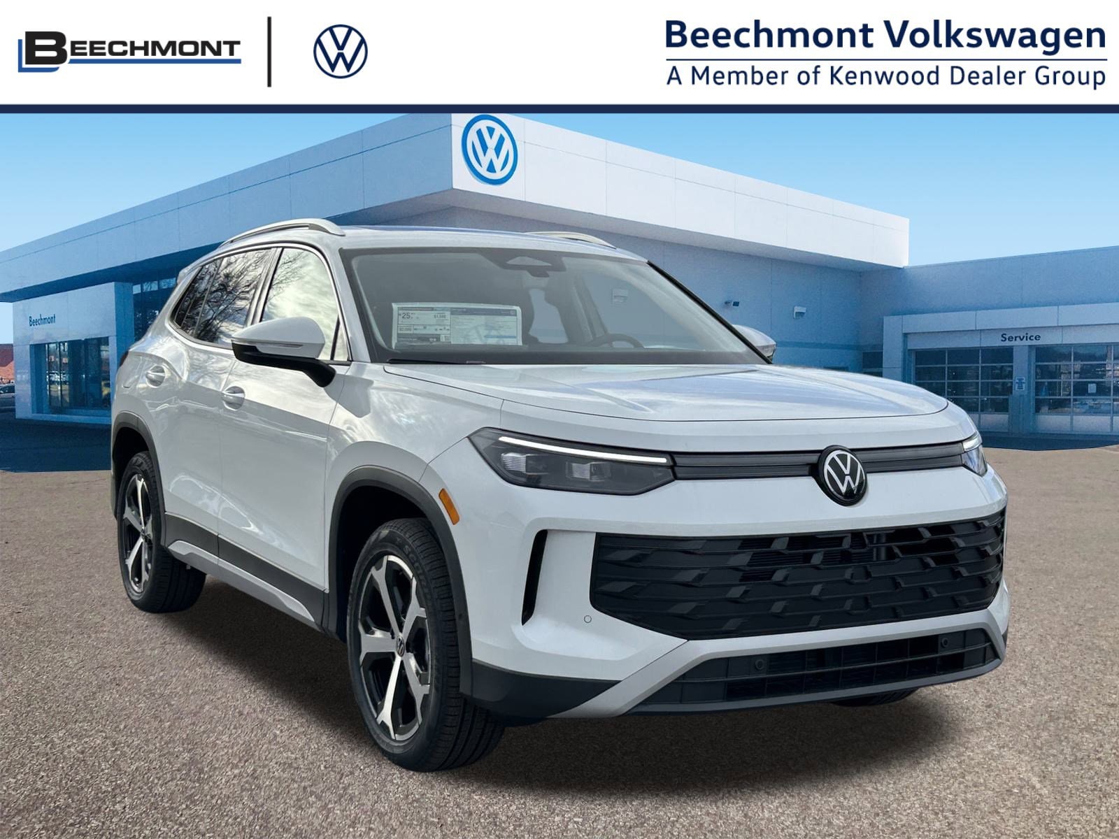 2026 Volkswagen Tiguan SE's photo