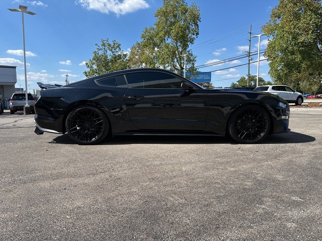 2020 Ford Mustang EcoBoost photo 2