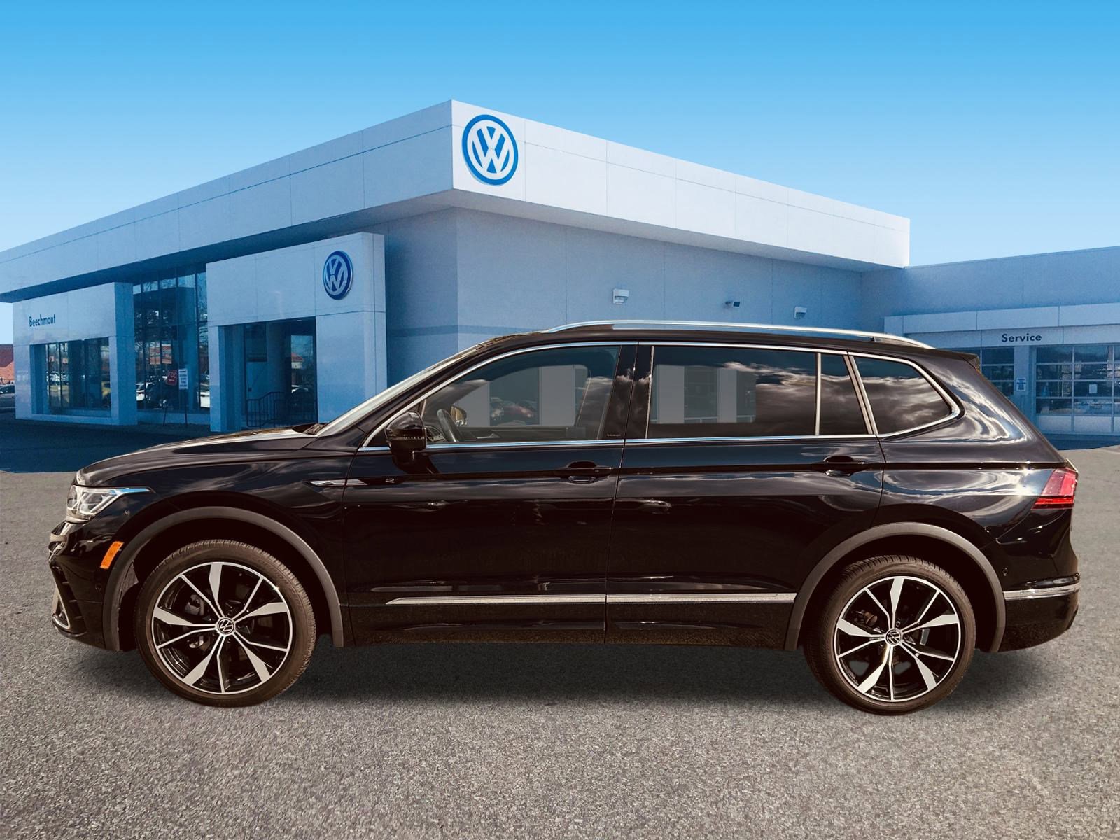 2022 Volkswagen Tiguan SEL Premium R-Line photo 3