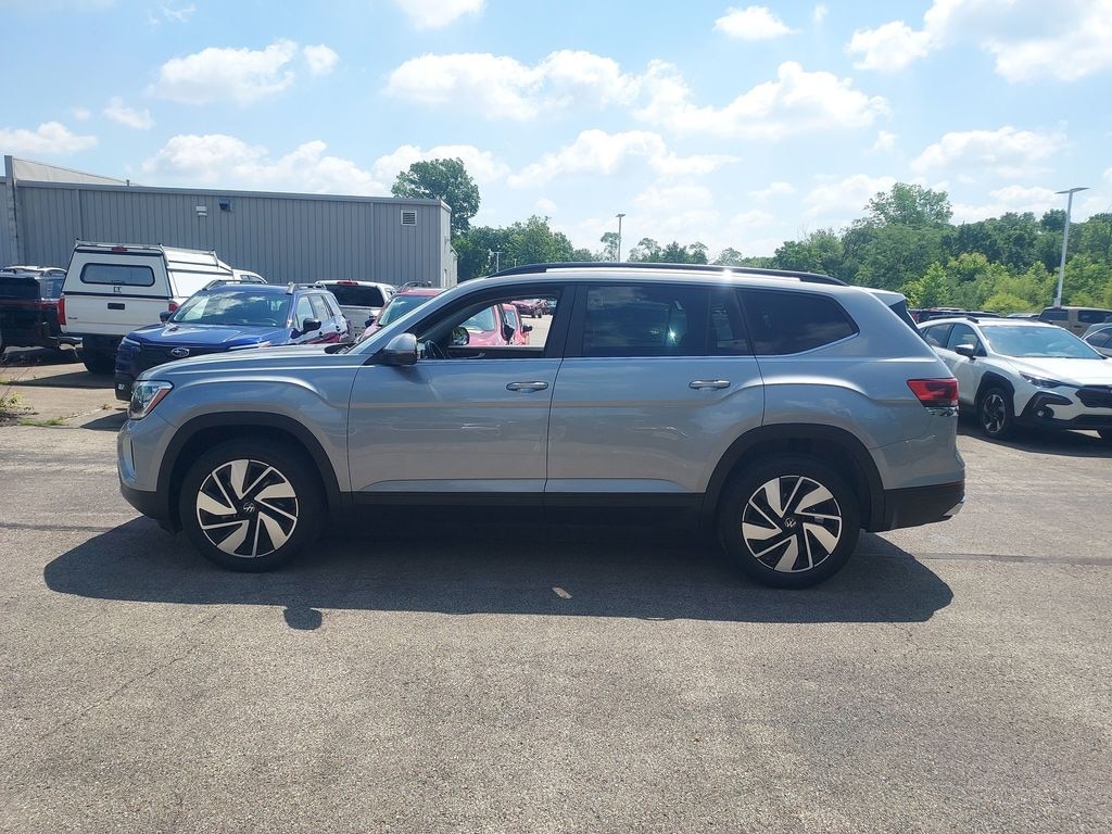Used 2024 Volkswagen Atlas 2.0T SE w/Technology SUV