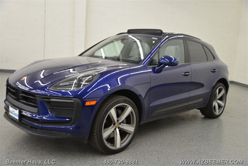2023 Porsche Macan T photo 3