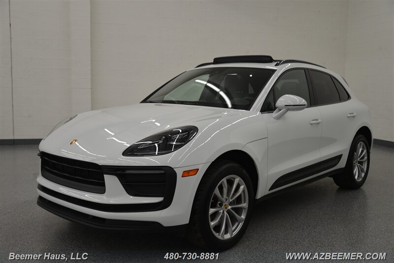 2022 Porsche Macan photo 3