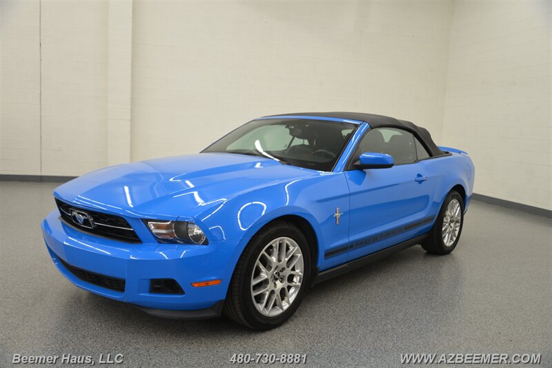 2012 Ford Mustang V6 Convertible photo 3
