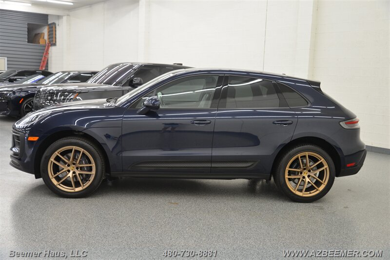 2023 Porsche Macan T photo 2