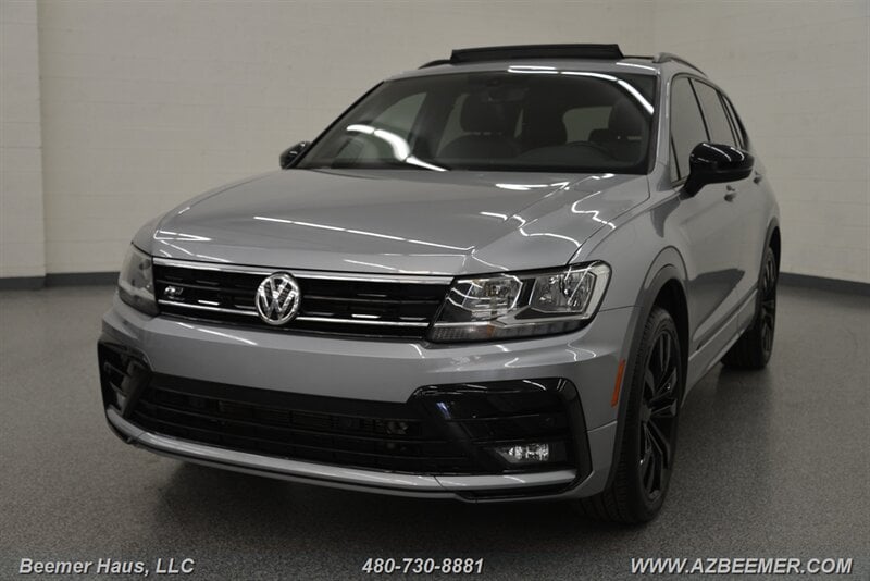 2020 Volkswagen Tiguan SE R-LINE BLACK's photo