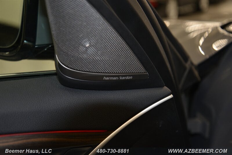 2022 BMW 5 Series 530e - Photo 33