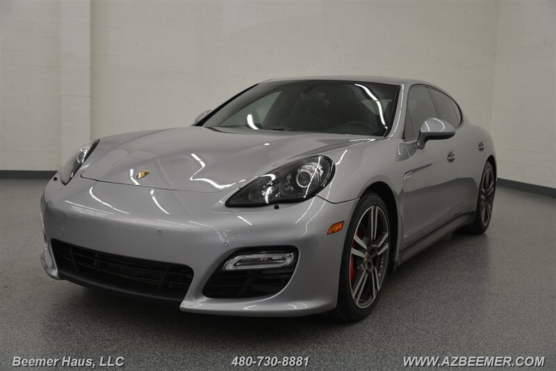 2013 Porsche Panamera GTS photo 2
