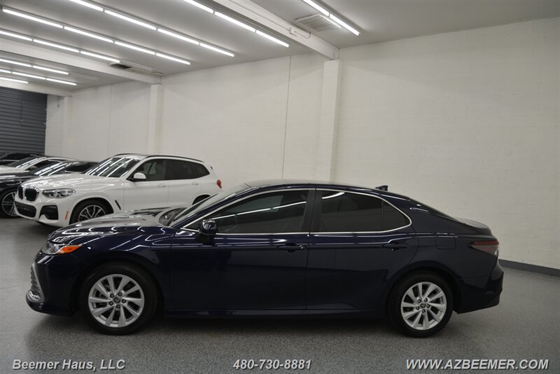 2021 Toyota Camry LE photo 3