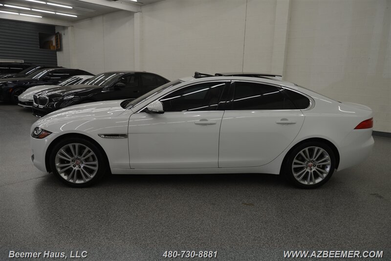 2020 Jaguar XF 25t Premium photo 3