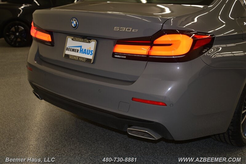 2022 BMW 5 Series 530e - Photo 50