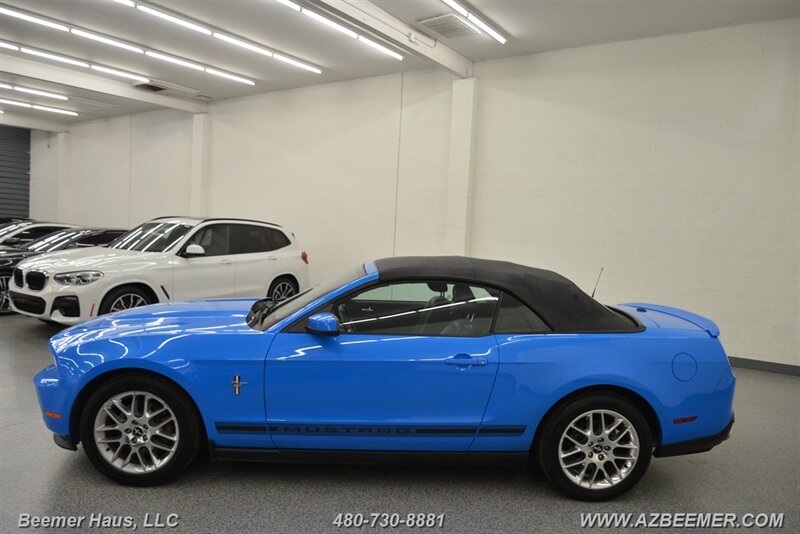 2012 Ford Mustang V6 Convertible photo 4
