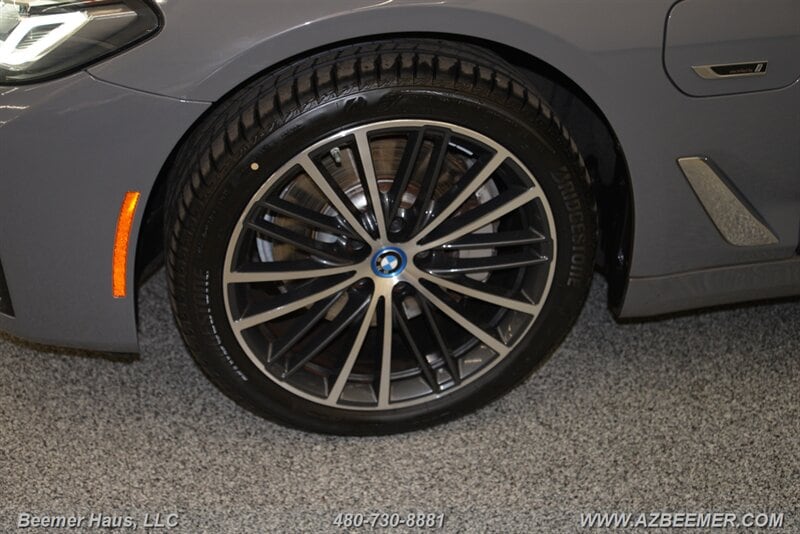 2022 BMW 5 Series 530e - Photo 53