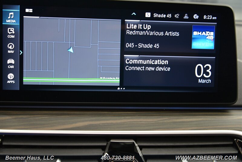 2022 BMW 5 Series 530e - Photo 38