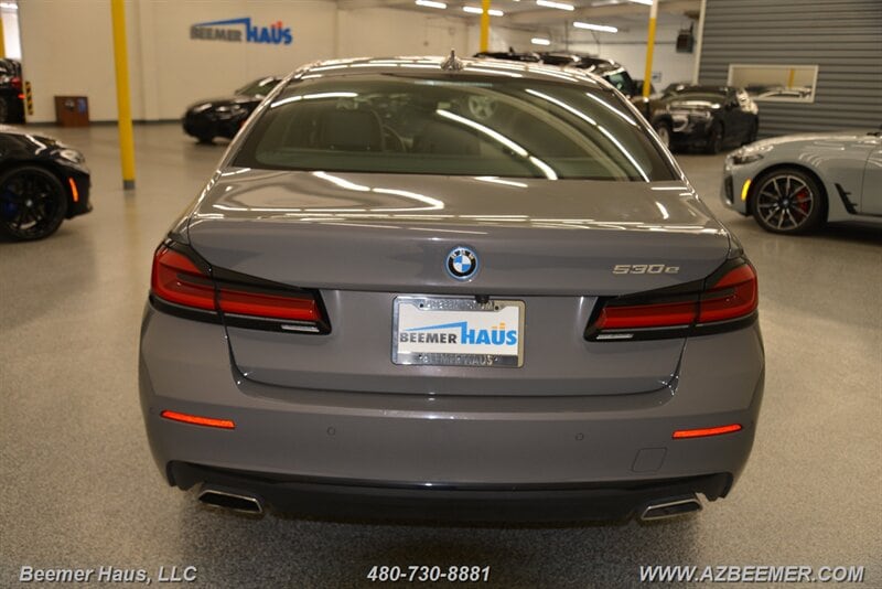 2022 BMW 5 Series 530e - Photo 14