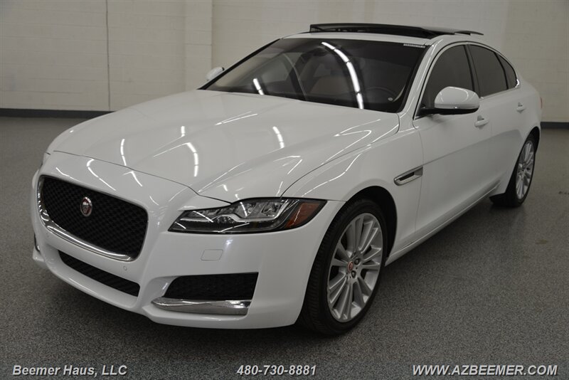 2020 Jaguar XF 25t Premium photo 2