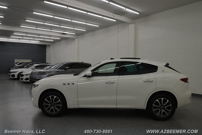 2021 Maserati Levante photo 3