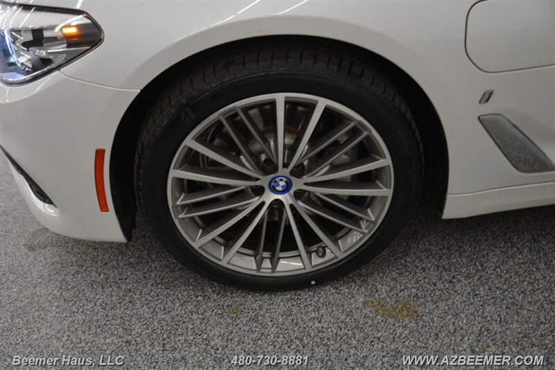 2018 BMW 5 Series 530e - Photo 50