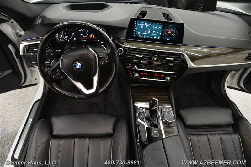 2018 BMW 5 Series 530e - Photo 22