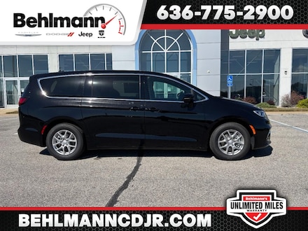 2026 Chrysler Pacifica SELECT Passenger Van