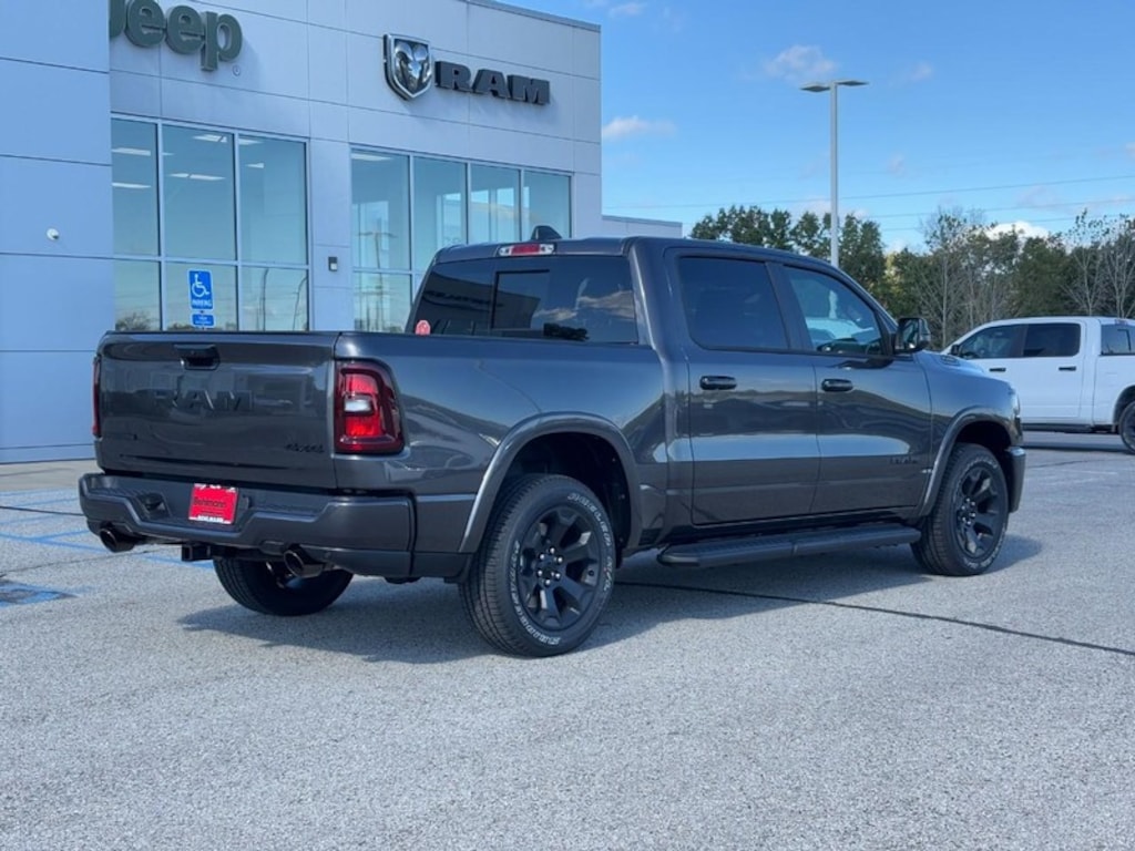 New 2026 Ram 1500 BIG HORN CREW CAB 4X4 5'7 BOX Pickup