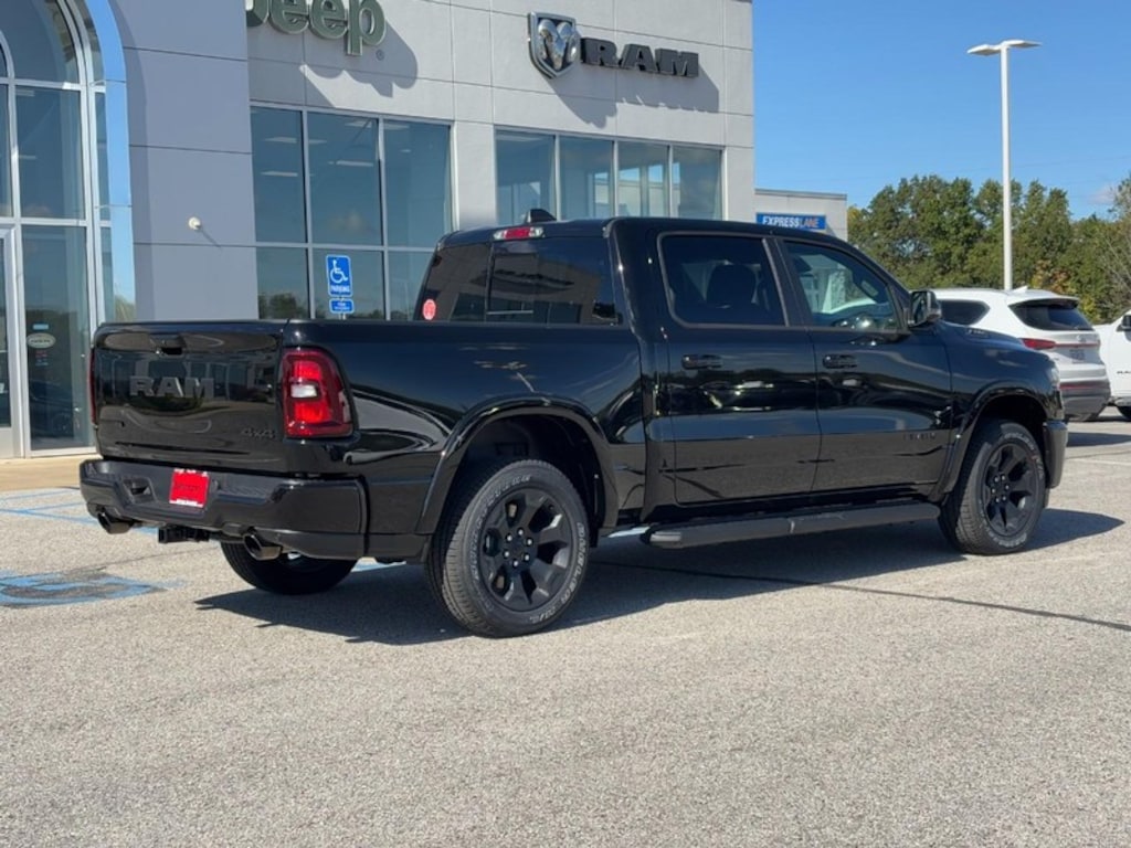 New 2026 Ram 1500 BIG HORN CREW CAB 4X4 5'7 BOX Pickup