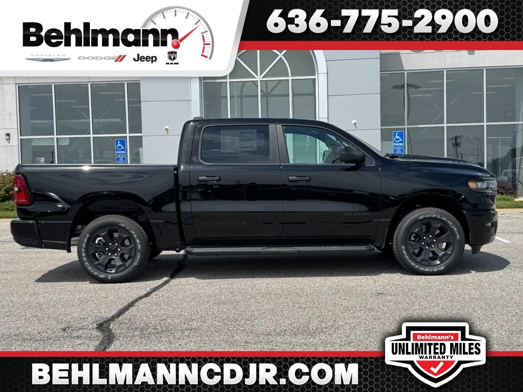 New 2026 Ram 1500 EXPRESS CREW CAB 4X4 5'7 BOX Pickup