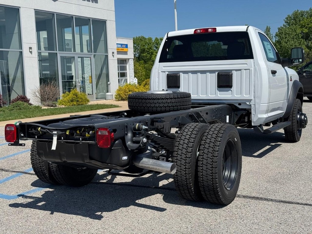 New 2026 Ram 5500 TRADESMAN CHASSIS REGULAR CAB 4X4 84' CA Pickup