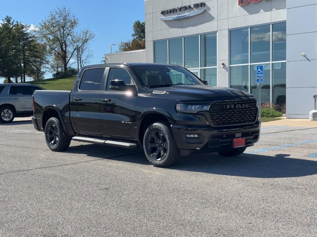 New 2026 Ram 1500 BIG HORN CREW CAB 4X4 5'7 BOX Pickup