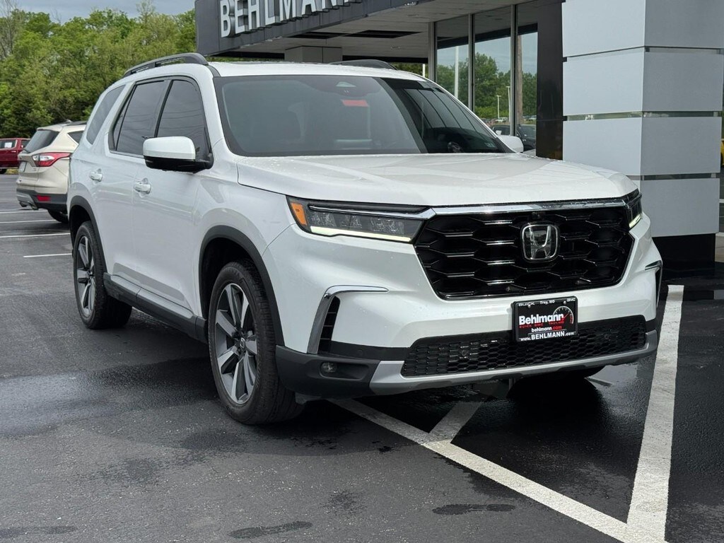 Used 2025 Honda Pilot Elite SUV