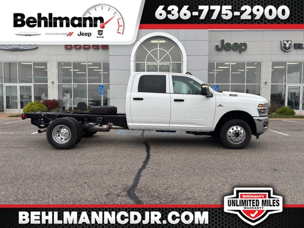New 2026 Ram 3500 Chassis Cab 3500 TRADESMAN CREW CAB CHASSIS 4X4 60' CA Pickup