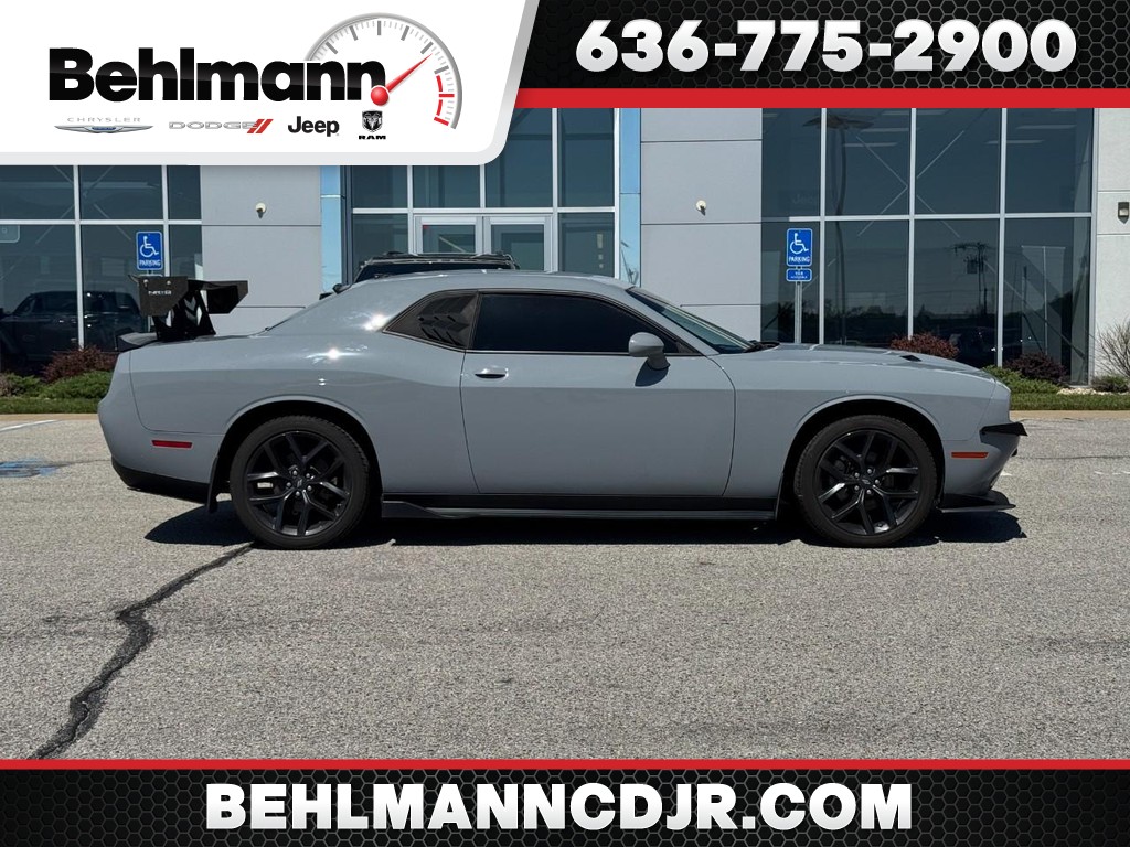 2022 Dodge Challenger SXT Auto's photo
