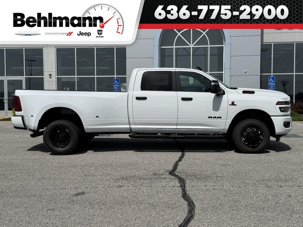 New 2026 Ram 3500 BIG HORN CREW CAB 4X4 8' BOX Pickup