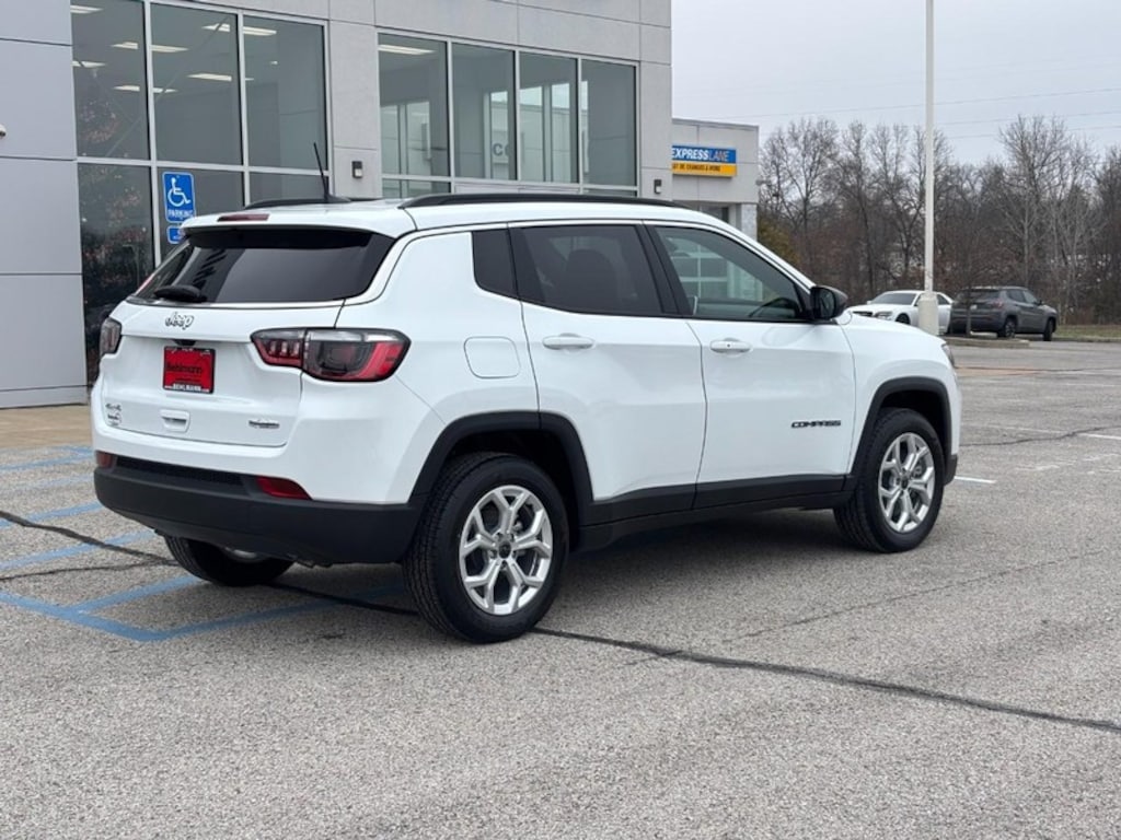 New 2026 Jeep Compass LATITUDE 4X4 Sport Utility