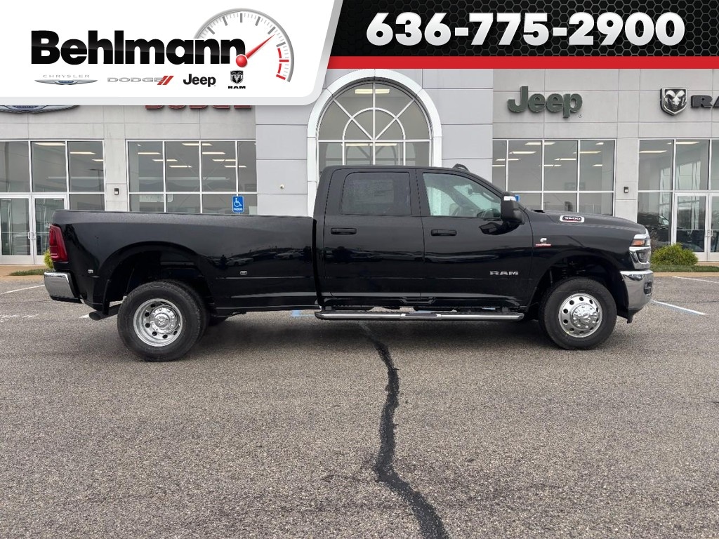 New 2026 Ram 3500 BIG HORN CREW CAB 4X4 8' BOX Pickup