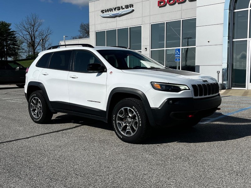 Used 2022 Jeep Cherokee Trailhawk with VIN 1C4PJMBX0ND538548 for sale in Troy, MO