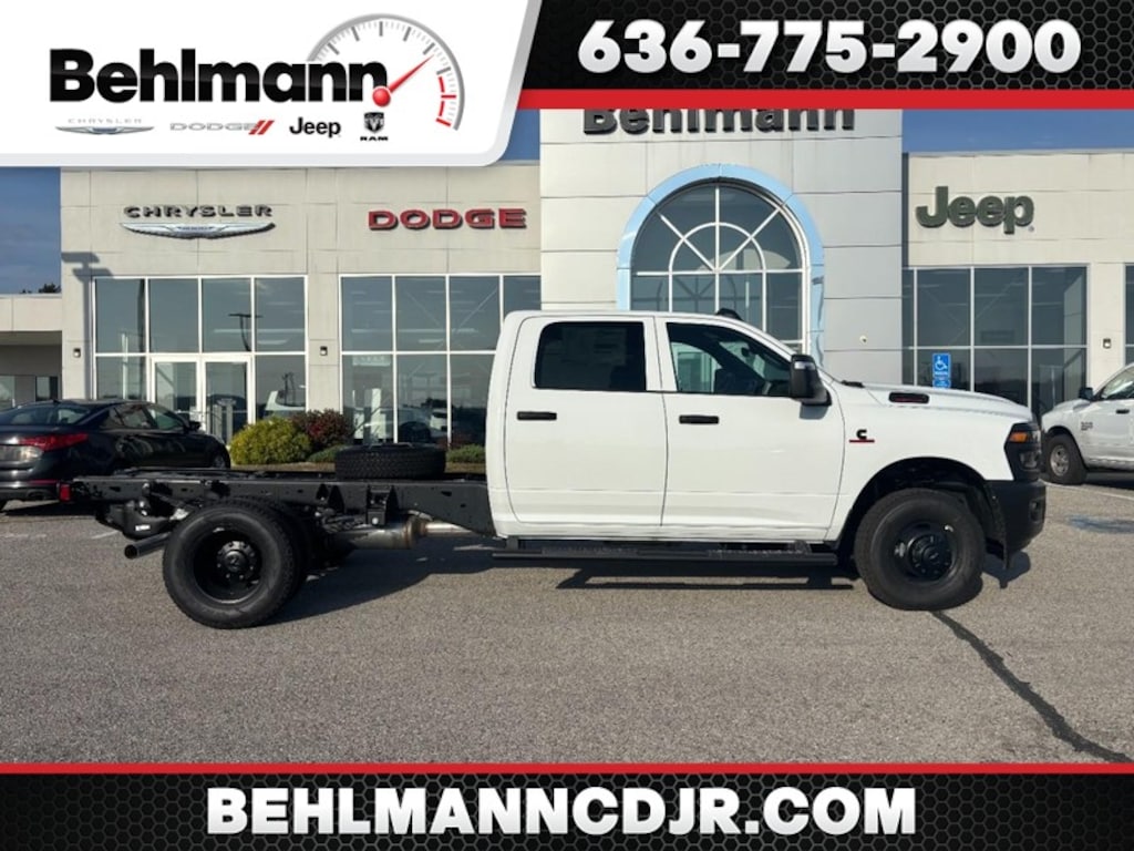 New 2026 Ram 3500 Chassis Cab 3500 TRADESMAN CREW CAB CHASSIS 4X4 60' CA Pickup