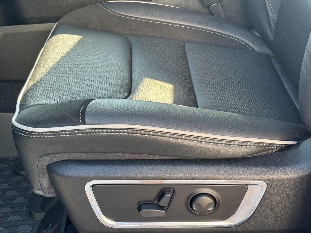 2026 RAM 1500 Laramie - Photo 24