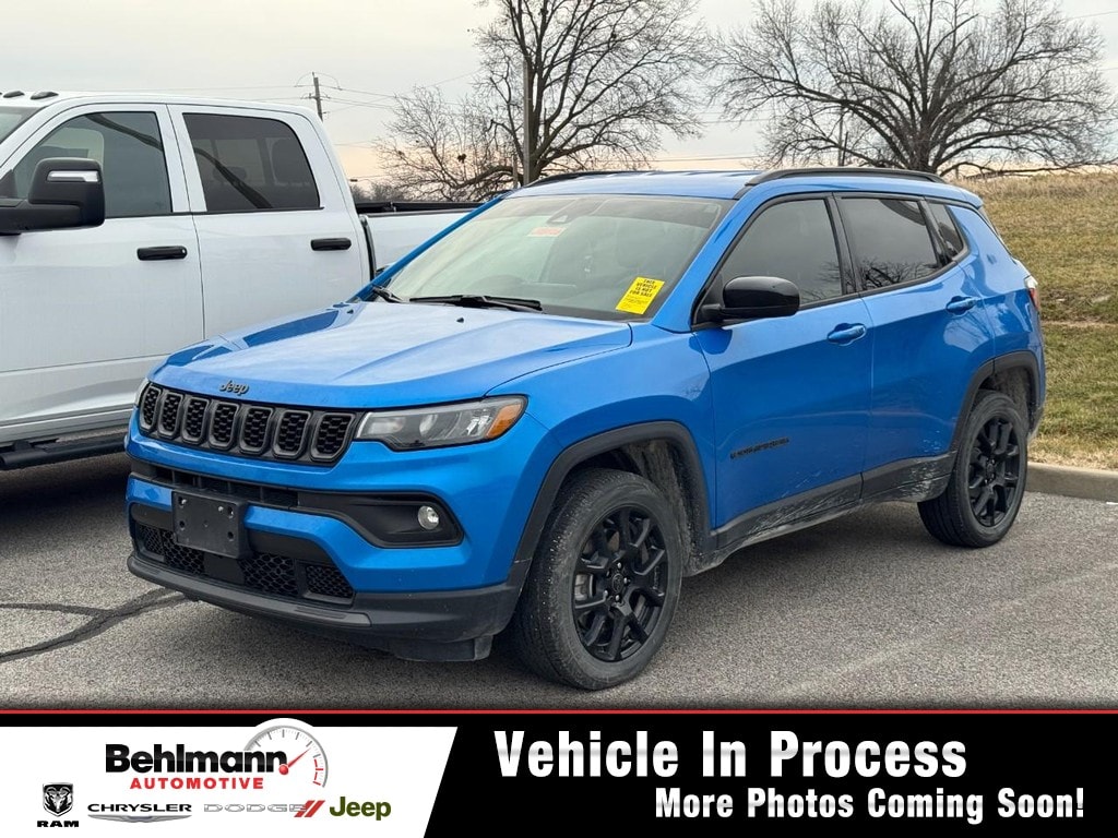 Used 2025 Jeep Compass Latitude SUV