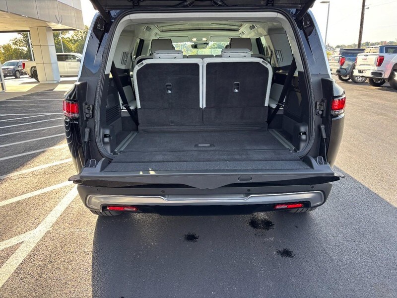 2023 Rivian R1S Adventure photo 2