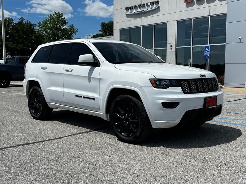 Used 2018 Jeep Grand Cherokee Altitude with VIN 1C4RJFAG9JC466481 for sale in Troy, MO