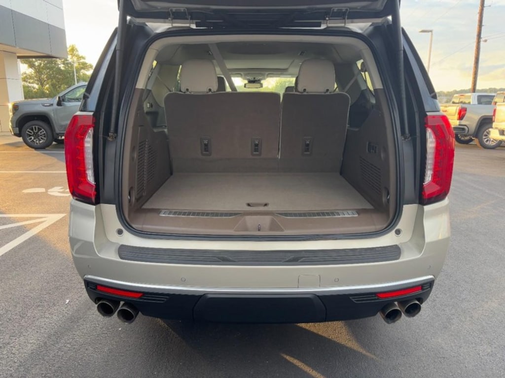 Used 2023 GMC Yukon XL Denali SUV