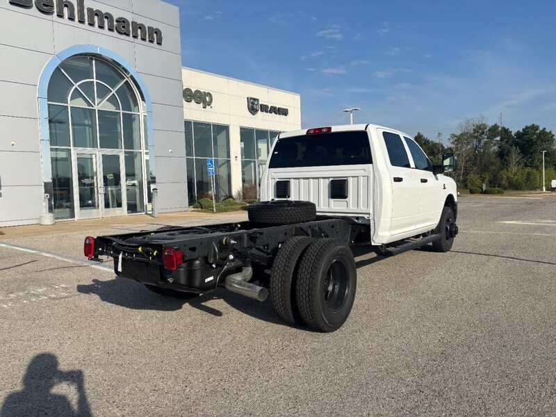 2026 Ram 3500 Tradesman photo 2
