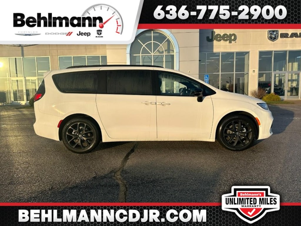 New 2026 Chrysler Pacifica SELECT Passenger Van