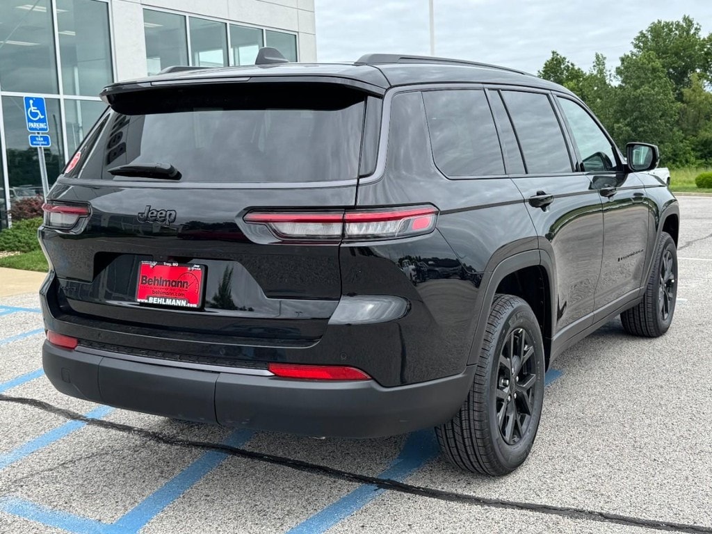 New 2026 Jeep Grand Cherokee L LAREDO ALTITUDE 4X4 Sport Utility