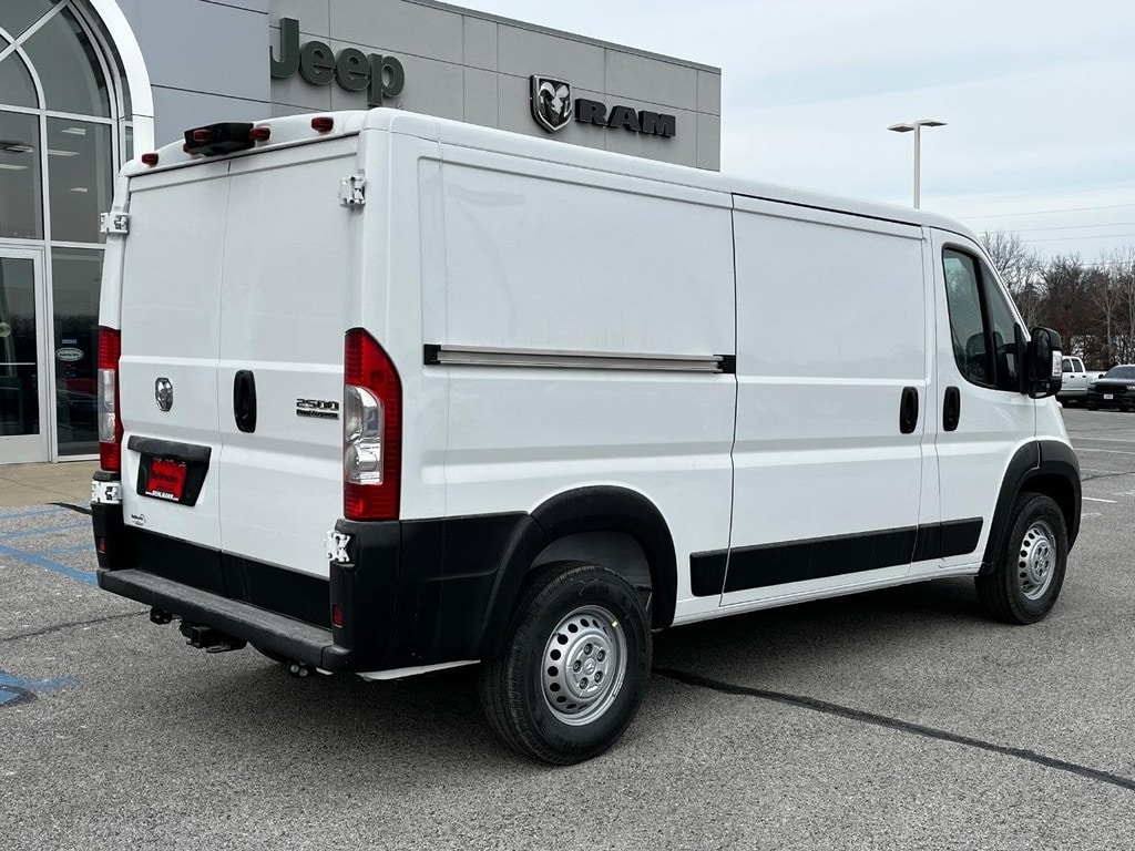 New 2025 Ram ProMaster PROMASTER 2500 TRADESMAN CARGO VAN LOW ROOF 136' W Cargo Van