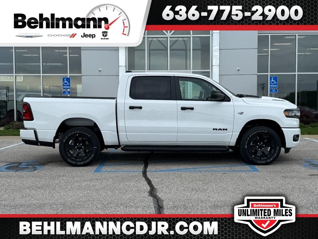 New 2026 Ram 1500 EXPRESS CREW CAB 4X4 5'7 BOX Pickup